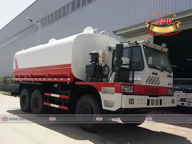 Front Right View of Mine Water Tanker (40,000 liters)